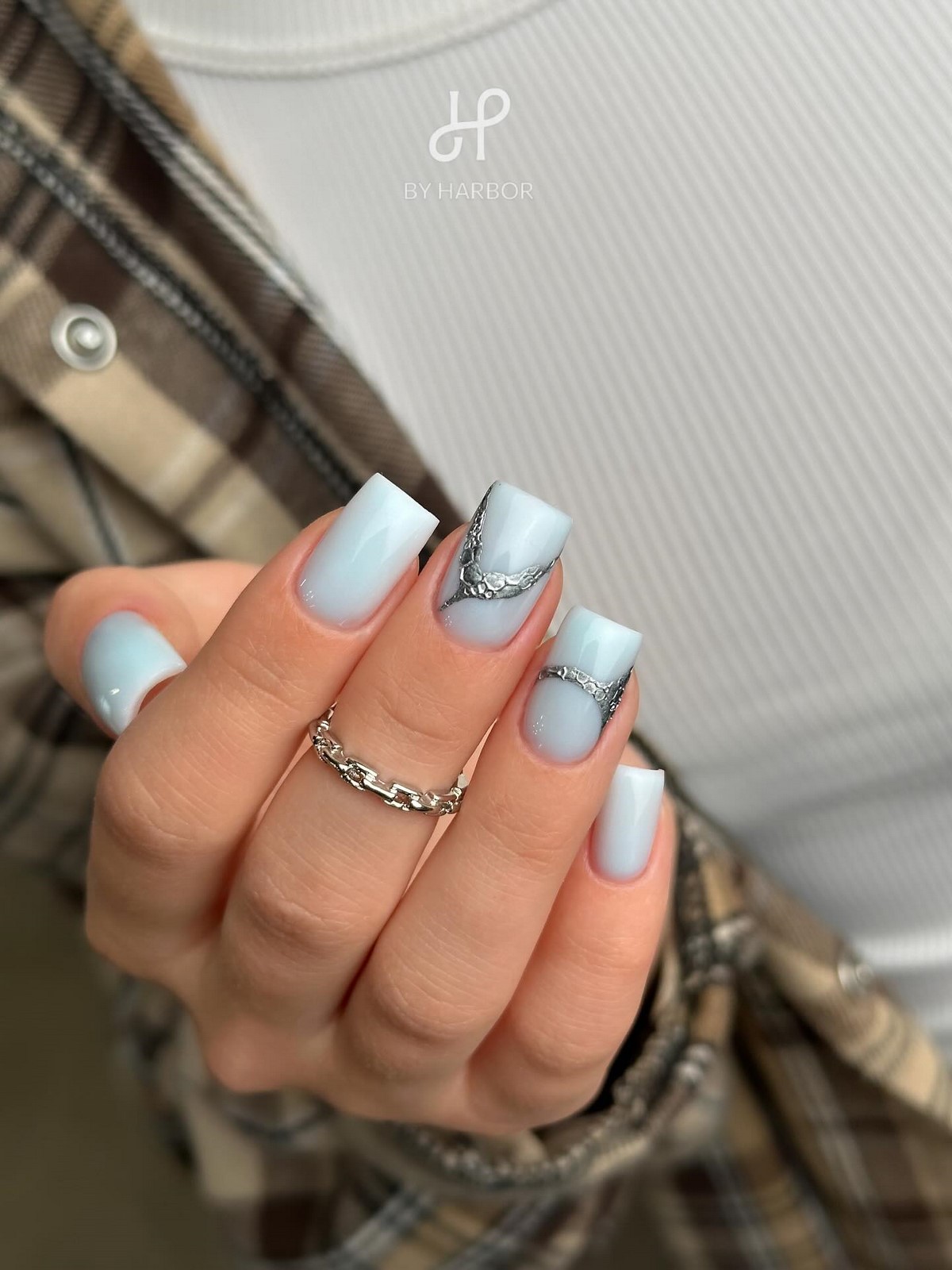 Модный осенний маникюр на октябрь 2026: изучаем сезонные тренды