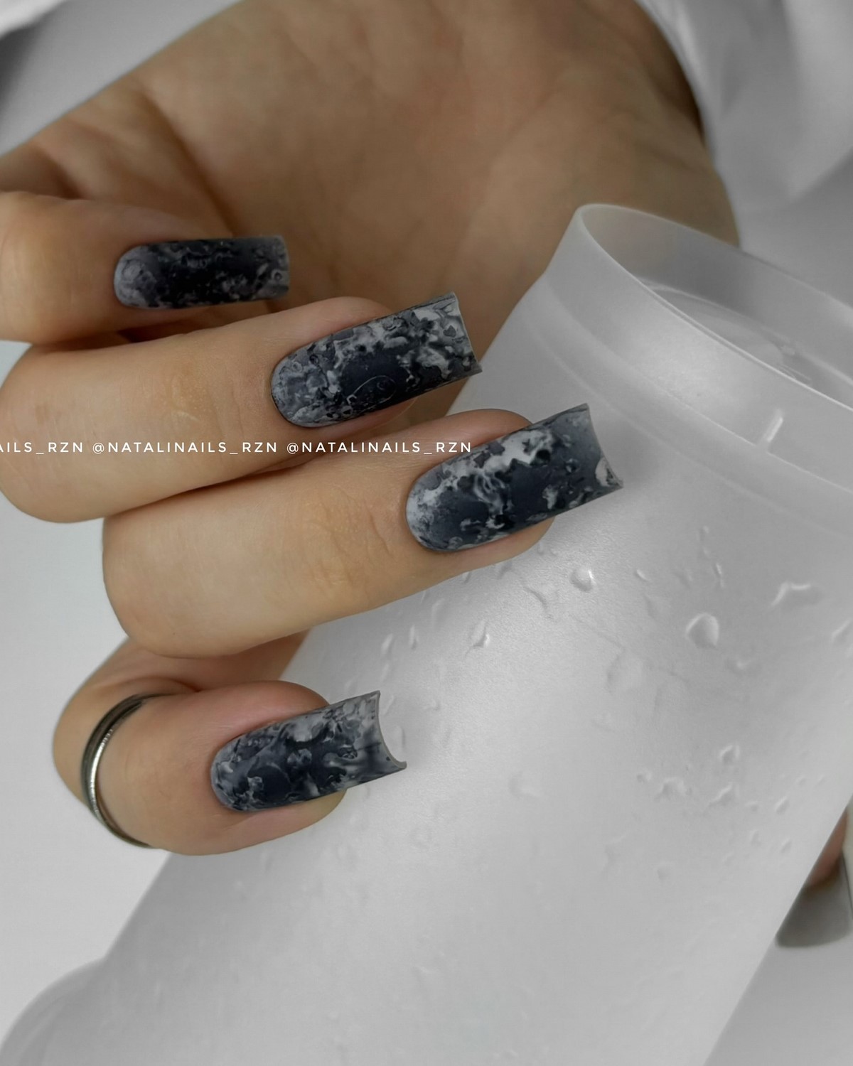 Модный осенний маникюр на октябрь 2026: изучаем сезонные тренды