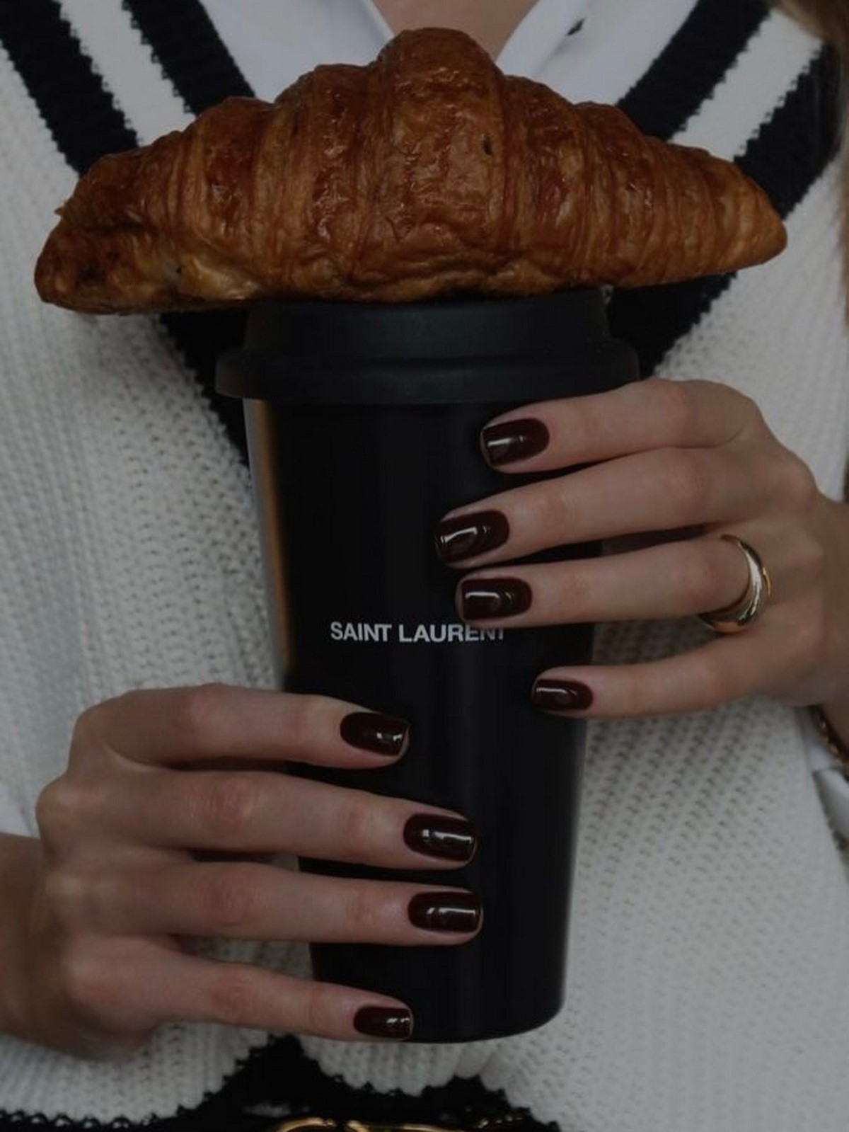 Денежный маникюр в ноябре 2026: тренды для удачи и успеха