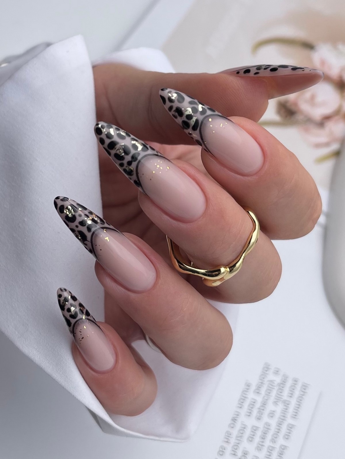 Денежный маникюр в ноябре 2026: тренды для удачи и успеха