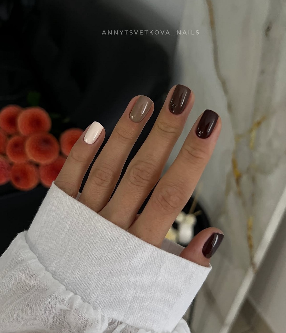 Денежный маникюр в ноябре 2026: тренды для удачи и успеха