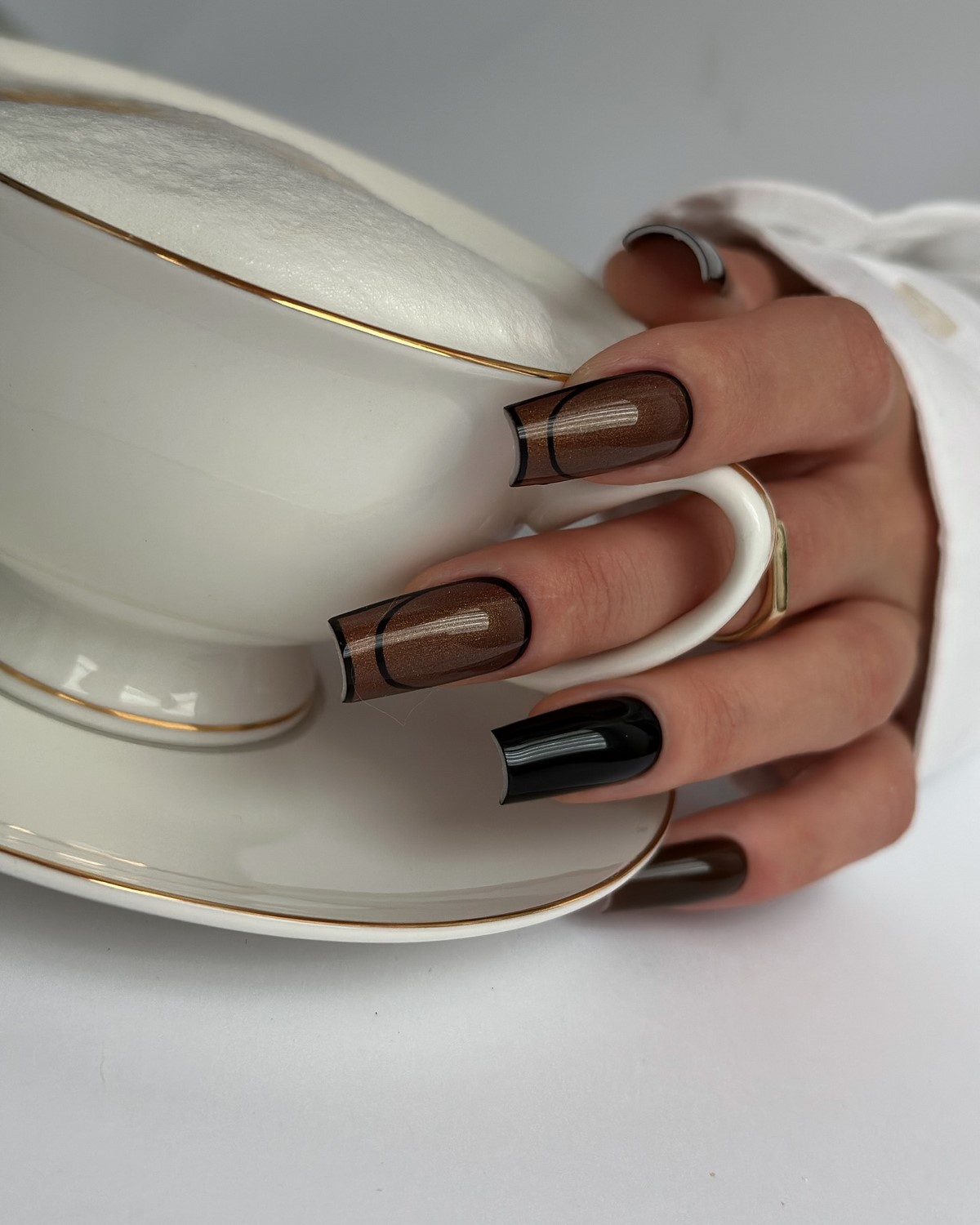 Денежный маникюр в ноябре 2026: тренды для удачи и успеха