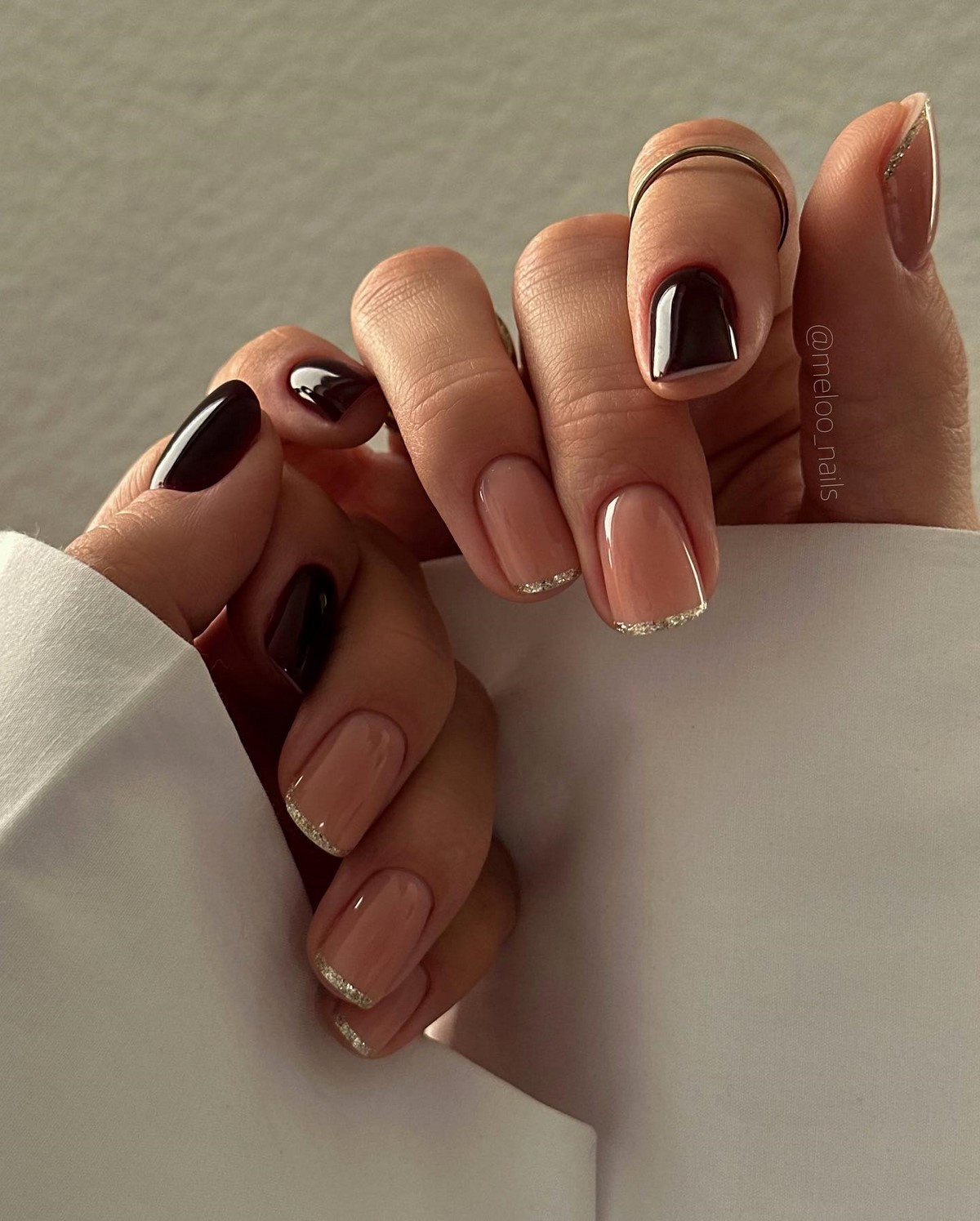 Денежный маникюр в ноябре 2026: тренды для удачи и успеха