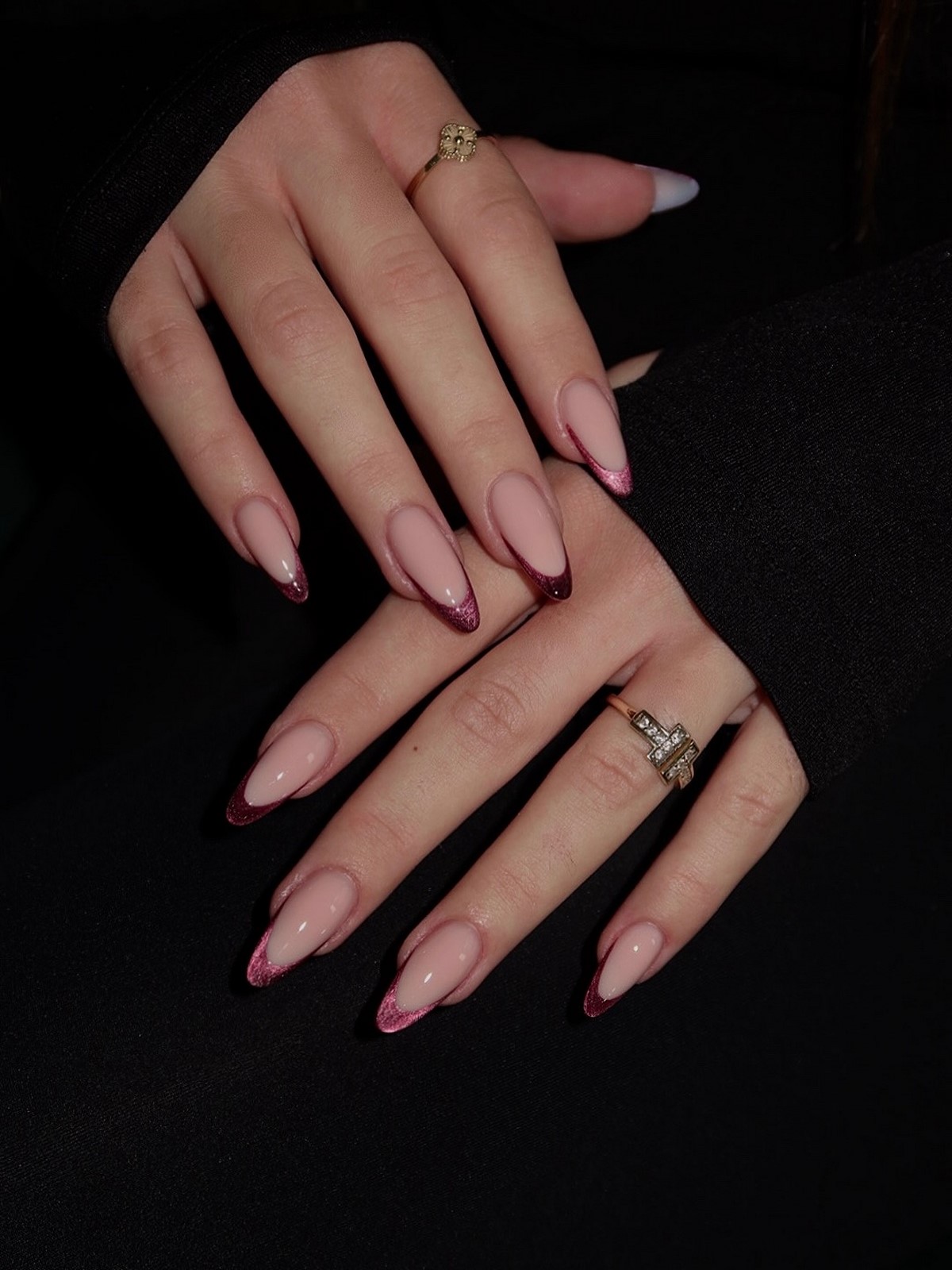Денежный маникюр в ноябре 2026: тренды для удачи и успеха