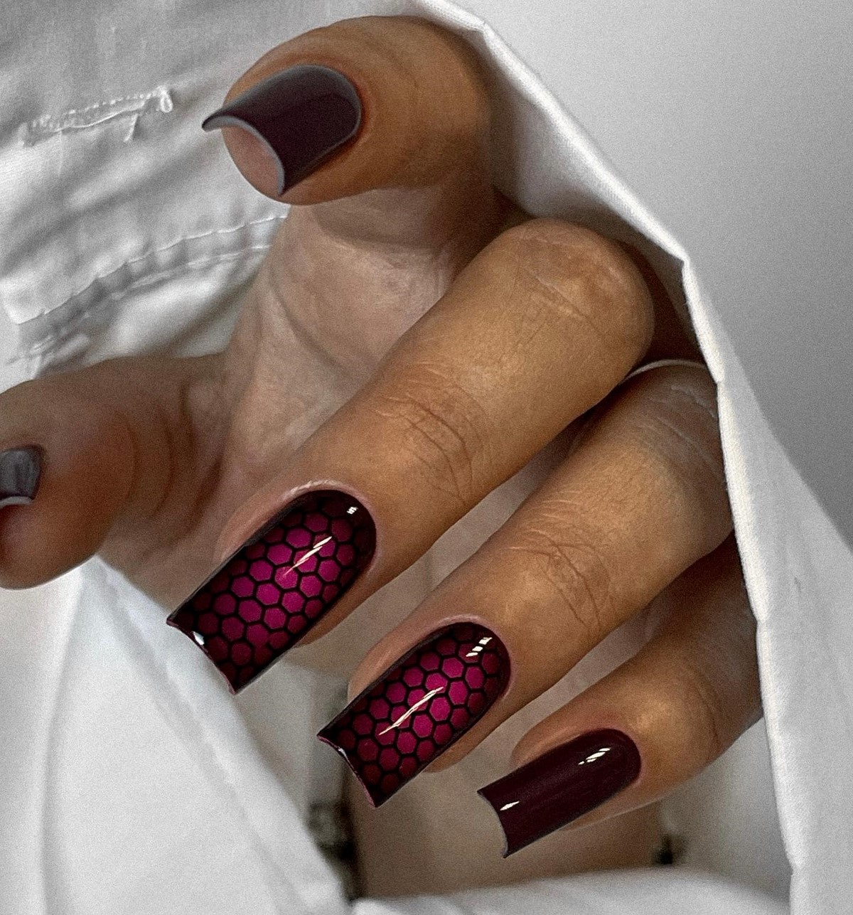 Денежный маникюр в ноябре 2026: тренды для удачи и успеха