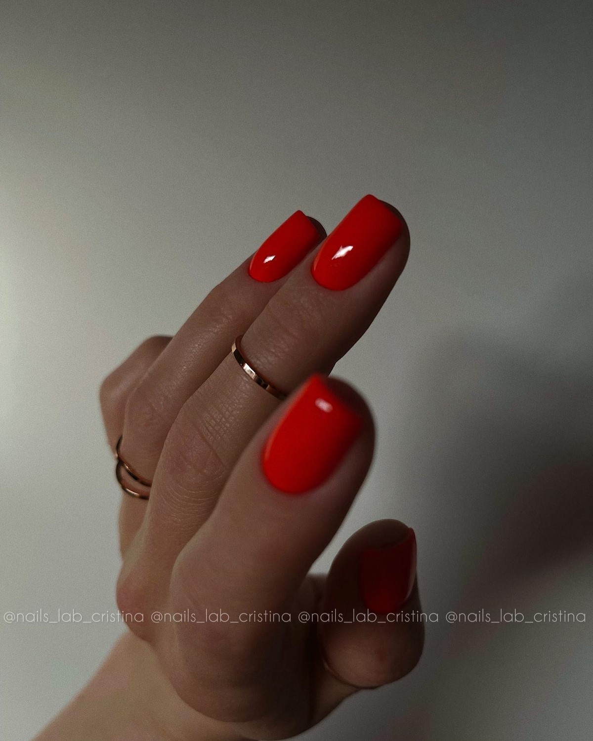 Денежный маникюр в ноябре 2026: тренды для удачи и успеха