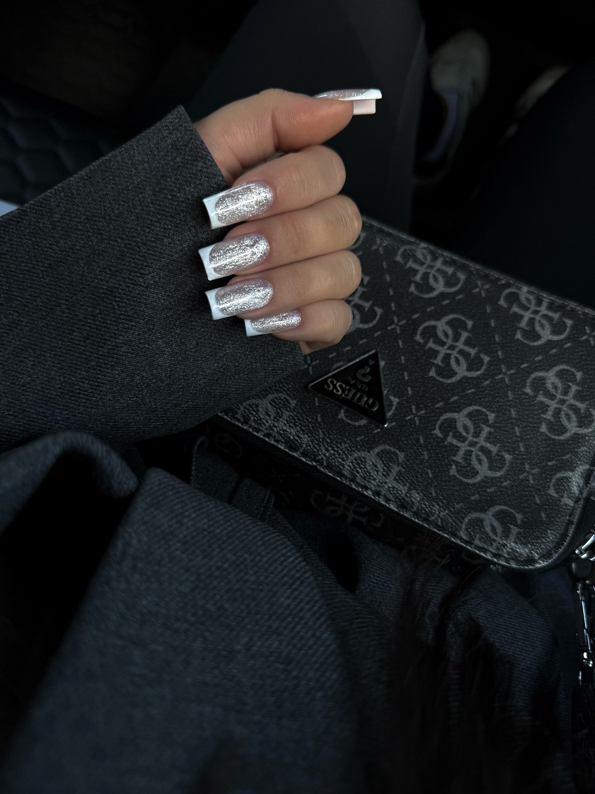 Денежный маникюр в ноябре 2026: тренды для удачи и успеха