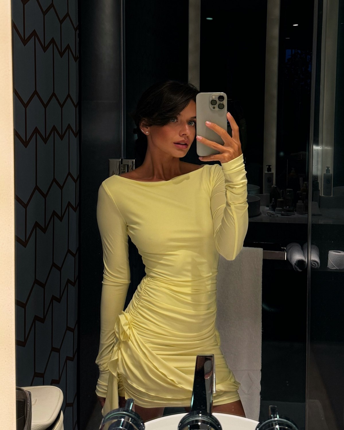 Топ новогодних образов 2027: модные идеи для встречи года