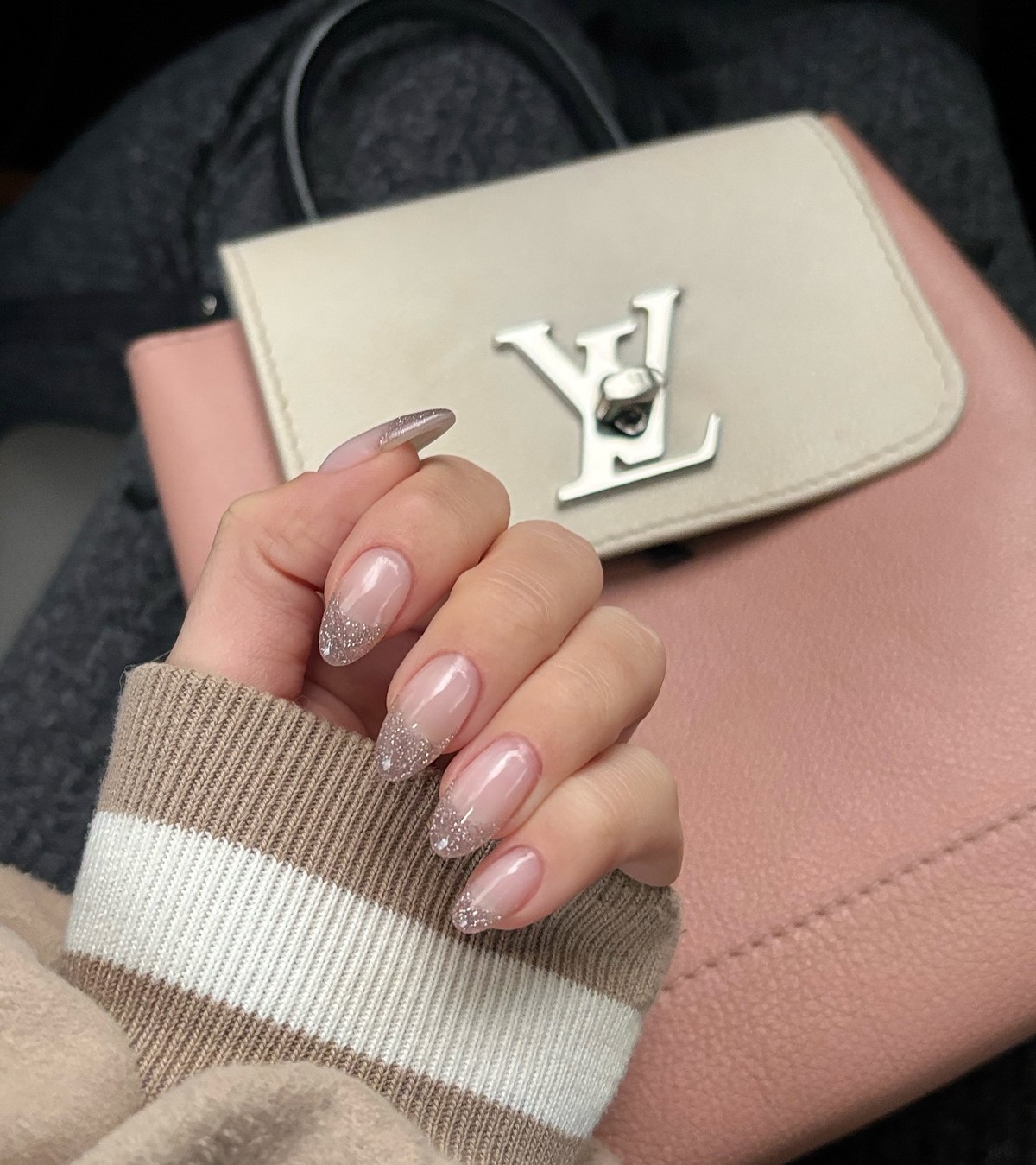 Самые красивые идеи зимнего маникюра на декабрь 2026