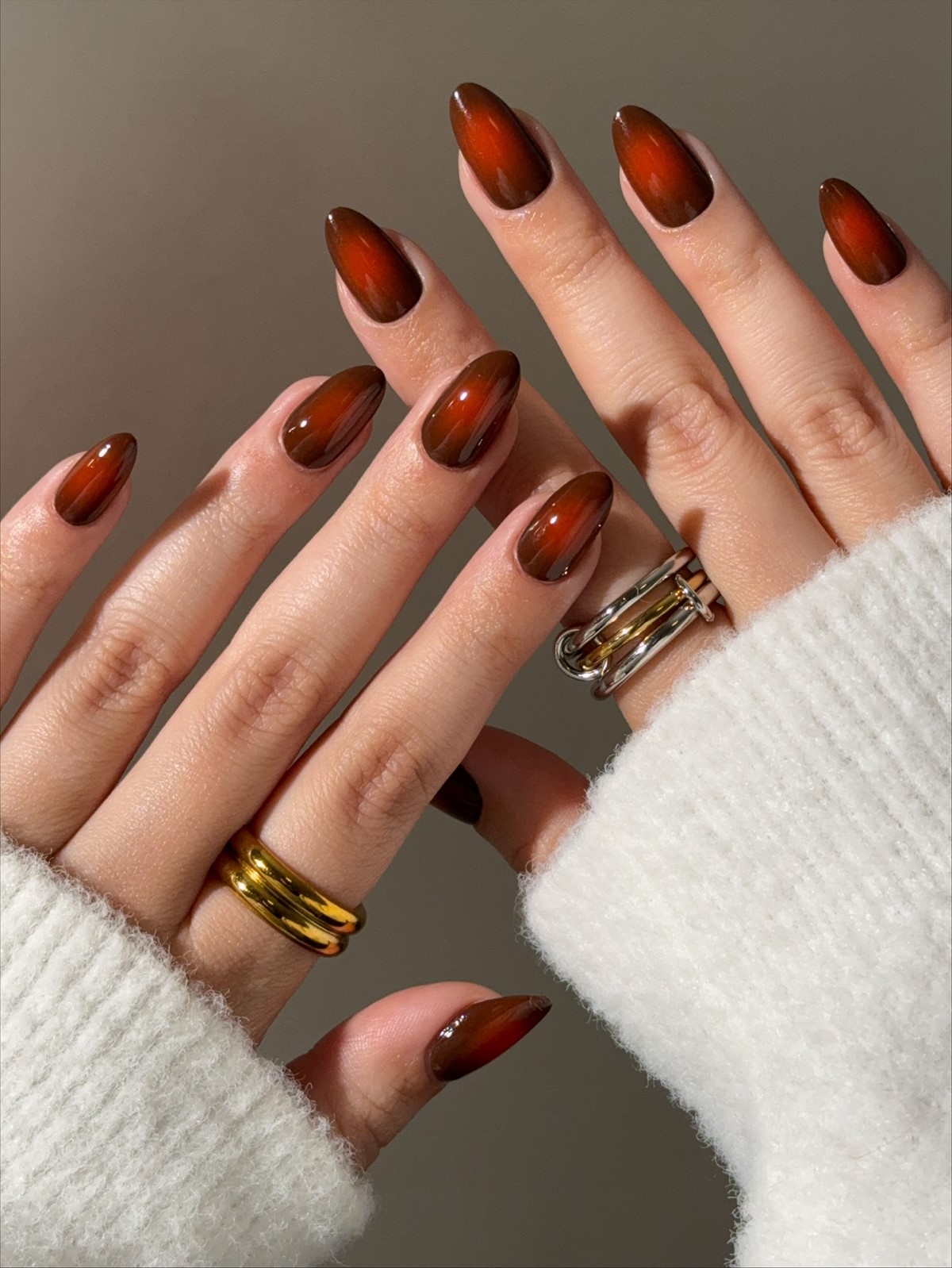 Самые красивые идеи зимнего маникюра на декабрь 2026