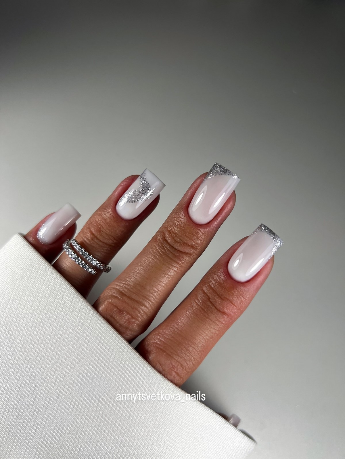Самые красивые идеи зимнего маникюра на декабрь 2026