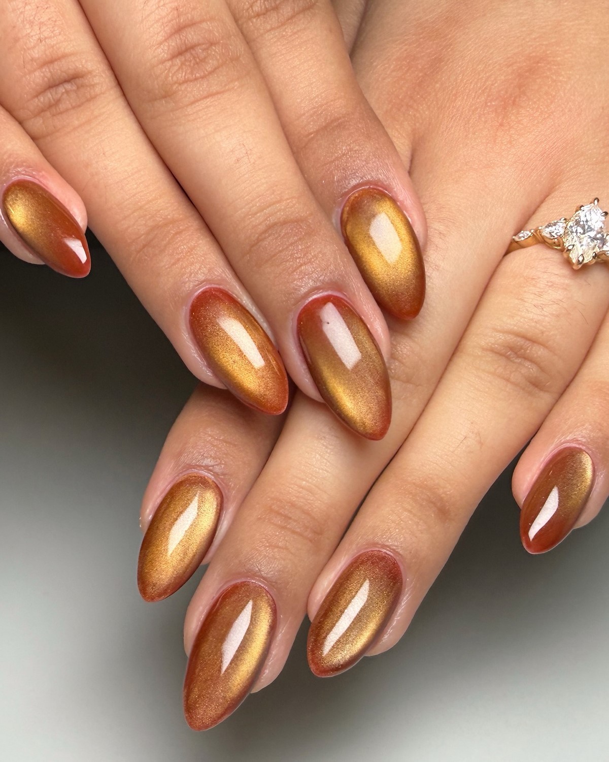 Самые красивые идеи зимнего маникюра на декабрь 2026