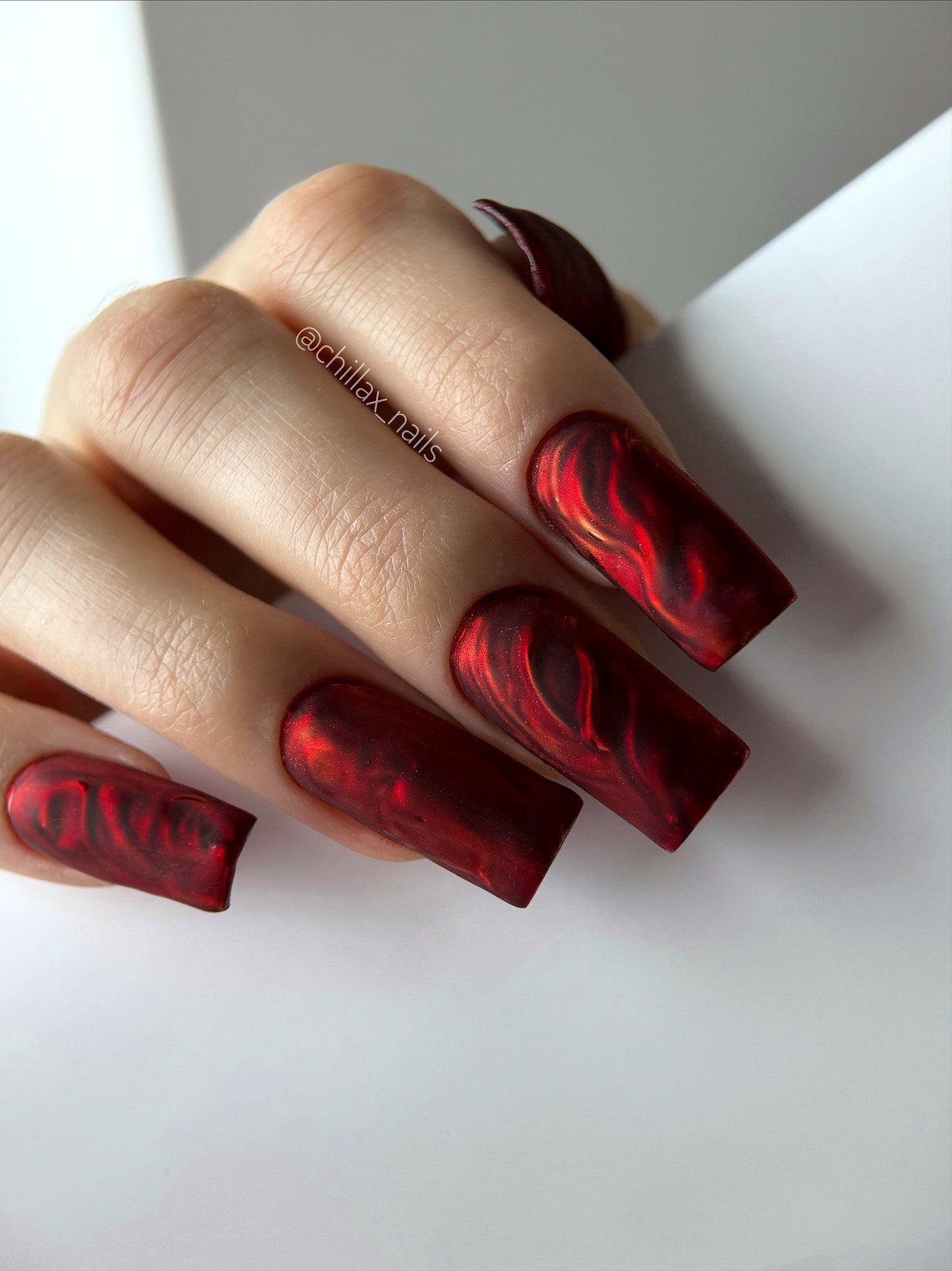 Самые красивые идеи зимнего маникюра на декабрь 2026