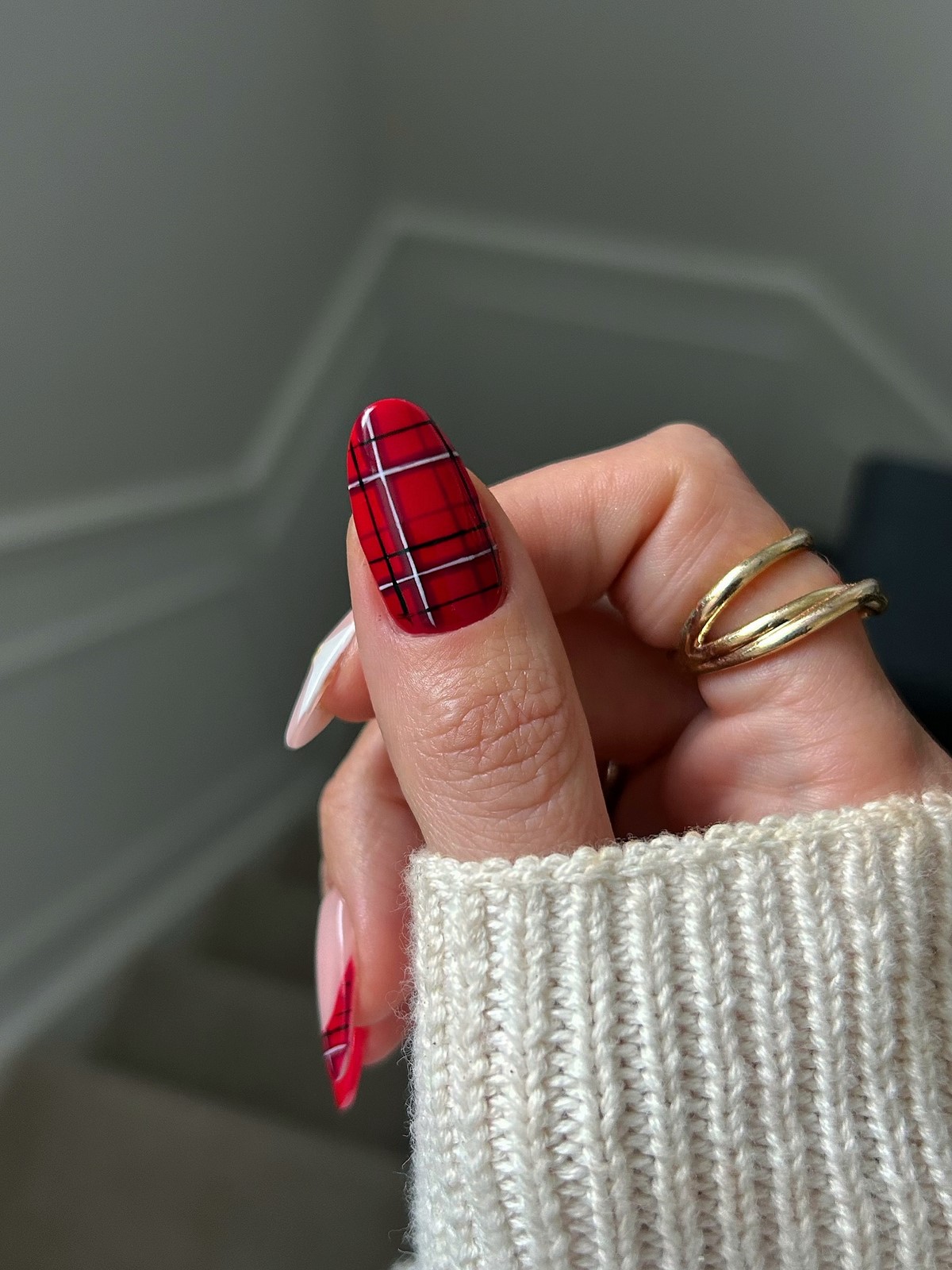 Самые красивые идеи зимнего маникюра на декабрь 2026