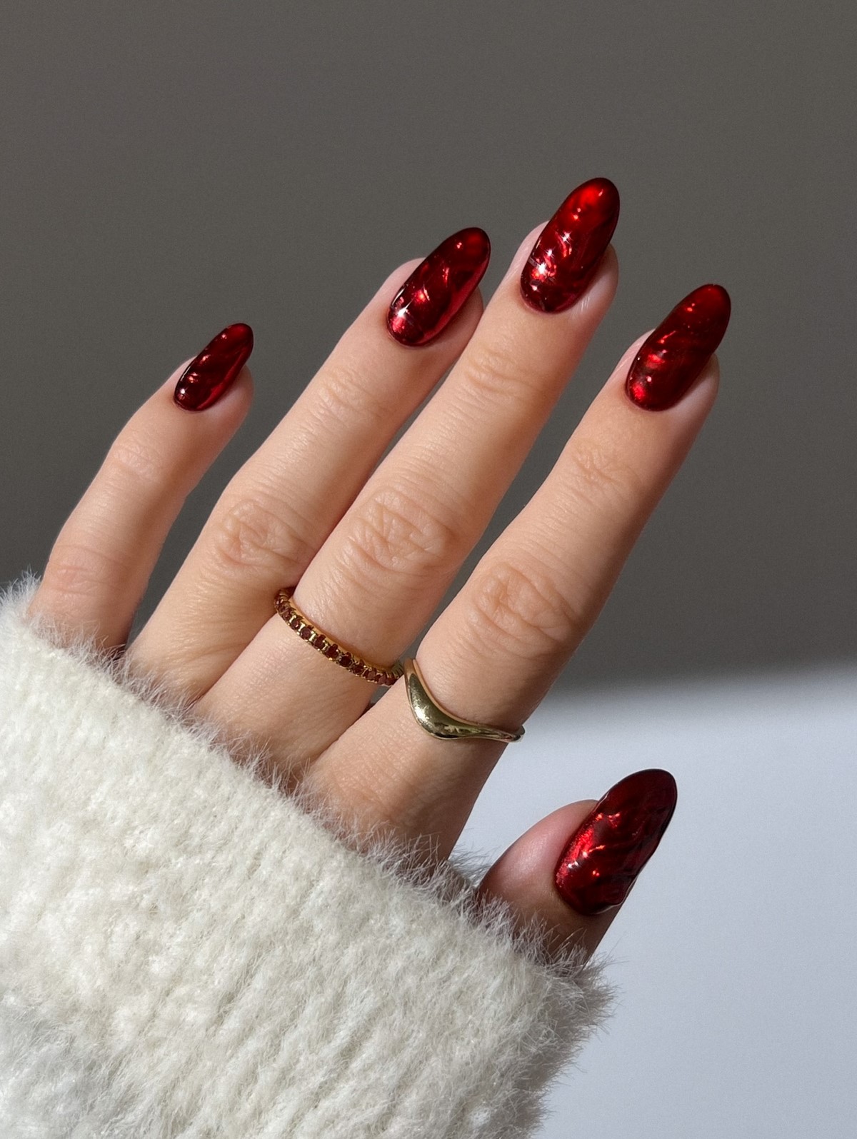 Самые красивые идеи зимнего маникюра на декабрь 2026