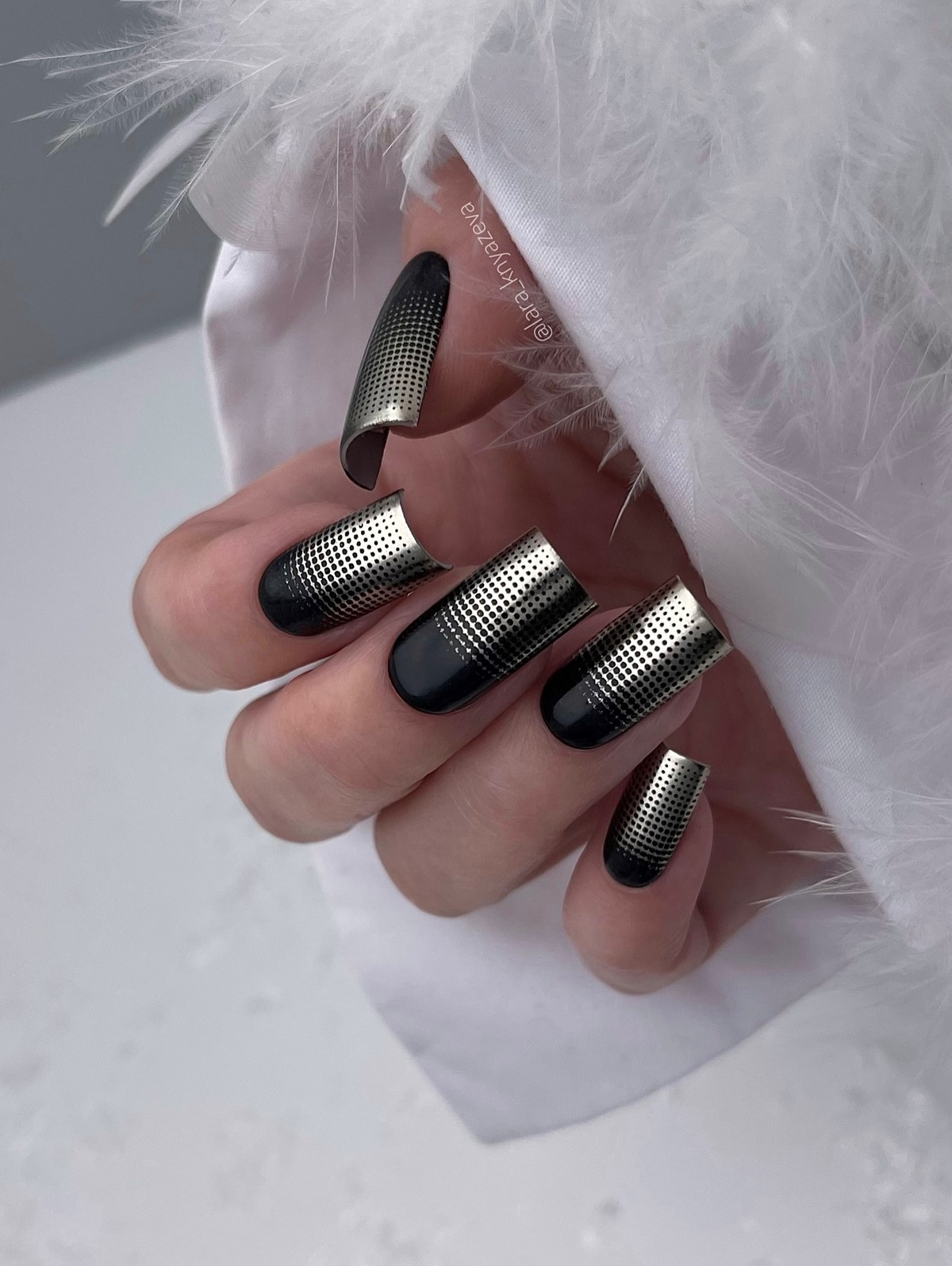 Самые красивые идеи зимнего маникюра на декабрь 2026