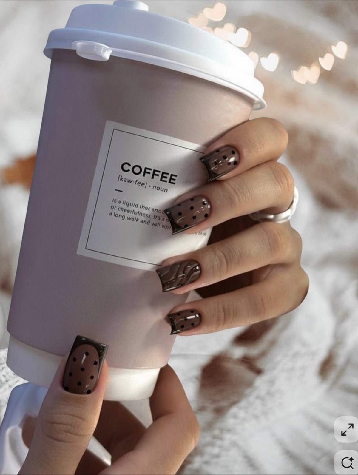 Самые красивые идеи зимнего маникюра на декабрь 2026