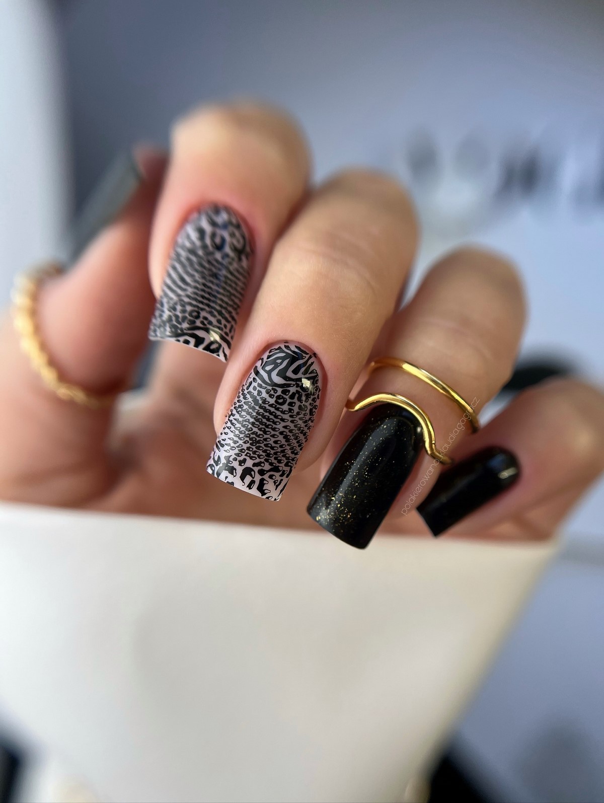 Самые красивые идеи зимнего маникюра на декабрь 2026