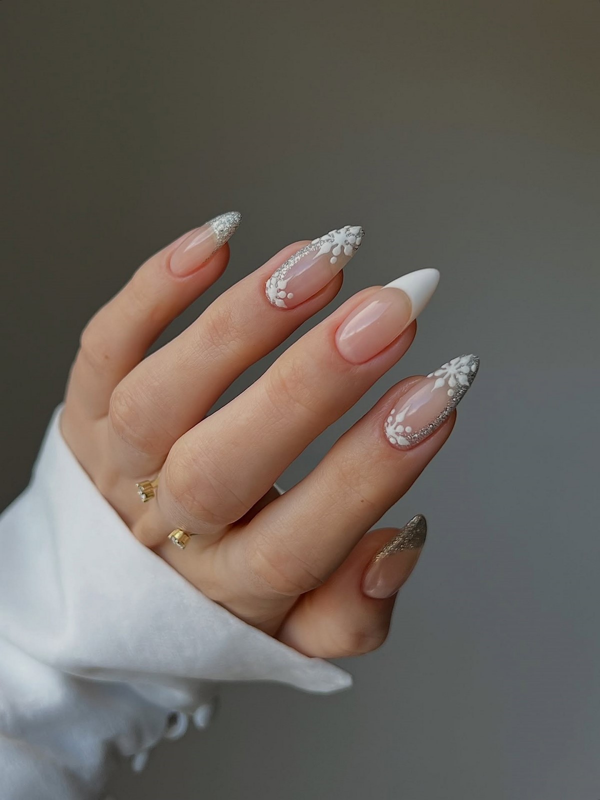 Самые красивые идеи зимнего маникюра на декабрь 2026