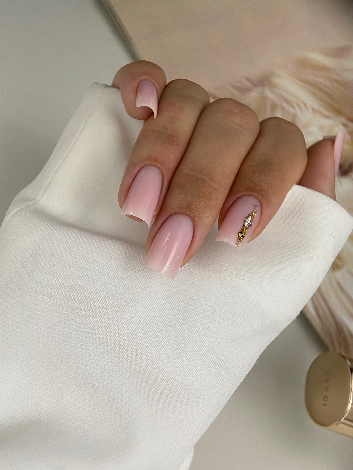 Самые красивые идеи зимнего маникюра на декабрь 2026