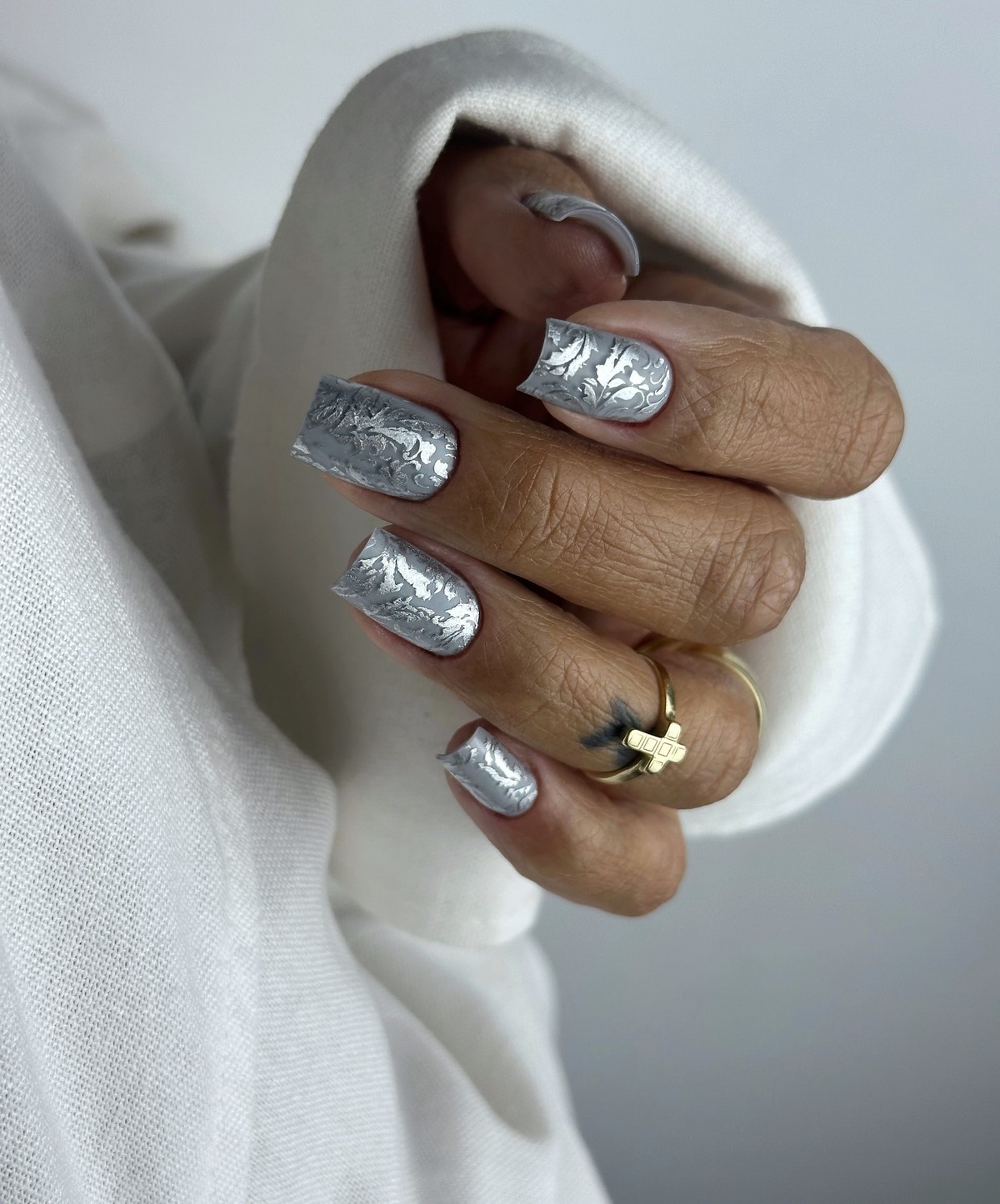 Самые красивые идеи зимнего маникюра на декабрь 2026