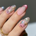 Маникюр на апрель 2026: цвета, которые хочется носить каждый день