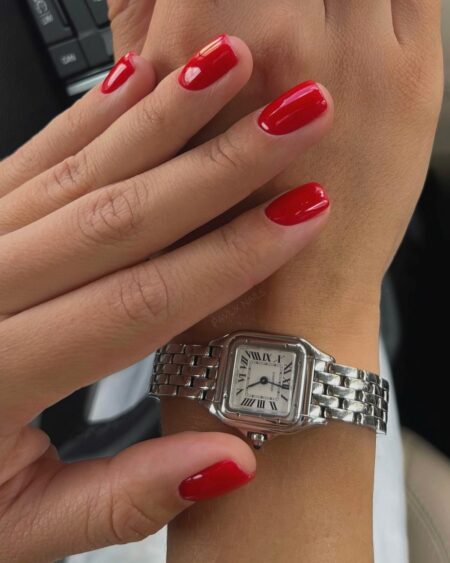 Маникюр весны 2026: оттенки, которые делают руки моложе и элегантнее