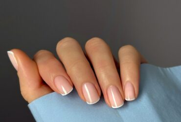 Микрофренч 2026: самый аккуратный маникюр, который выбирают
