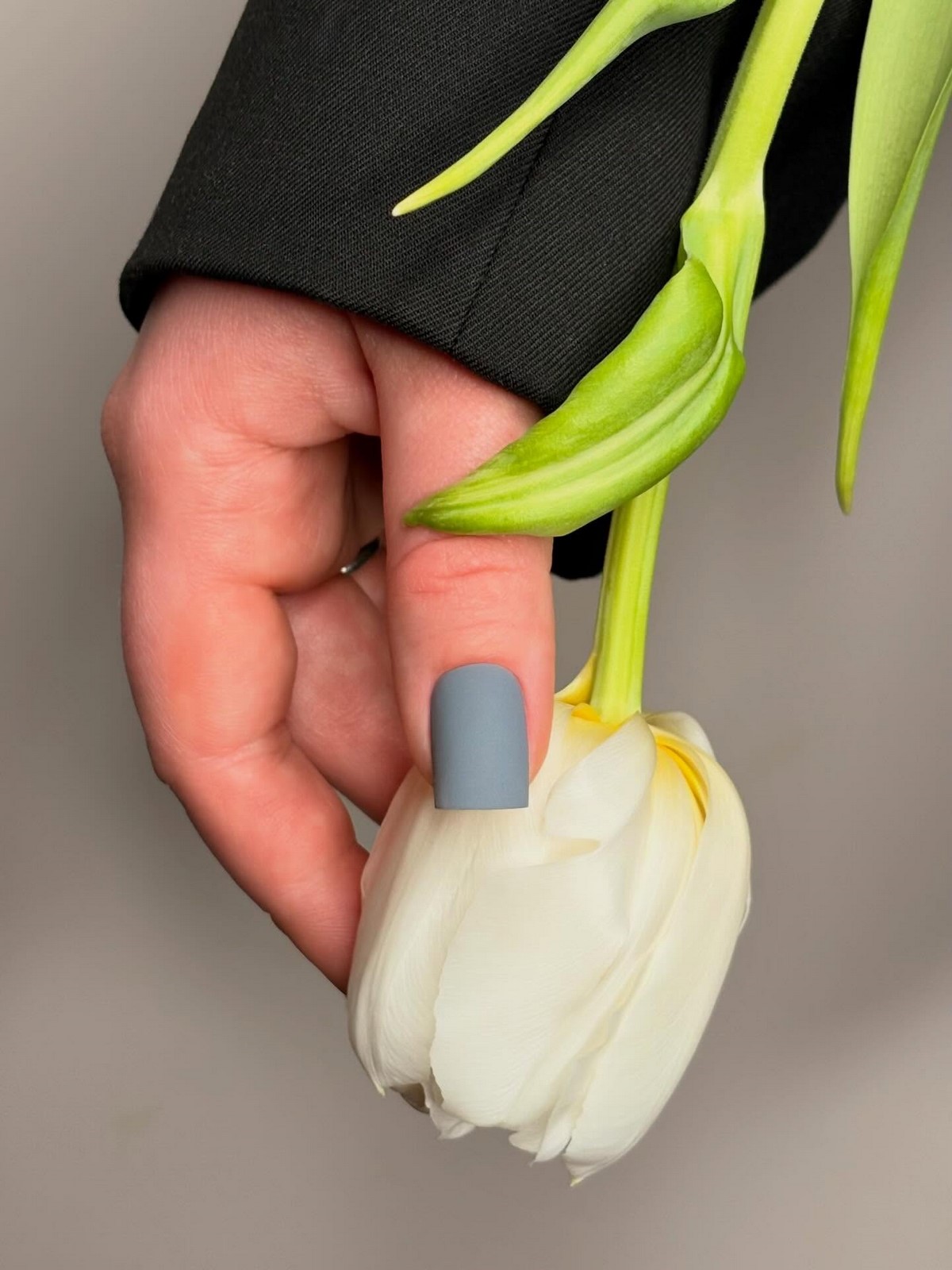 Маникюр весны 2026: оттенки, которые вытесняют беж