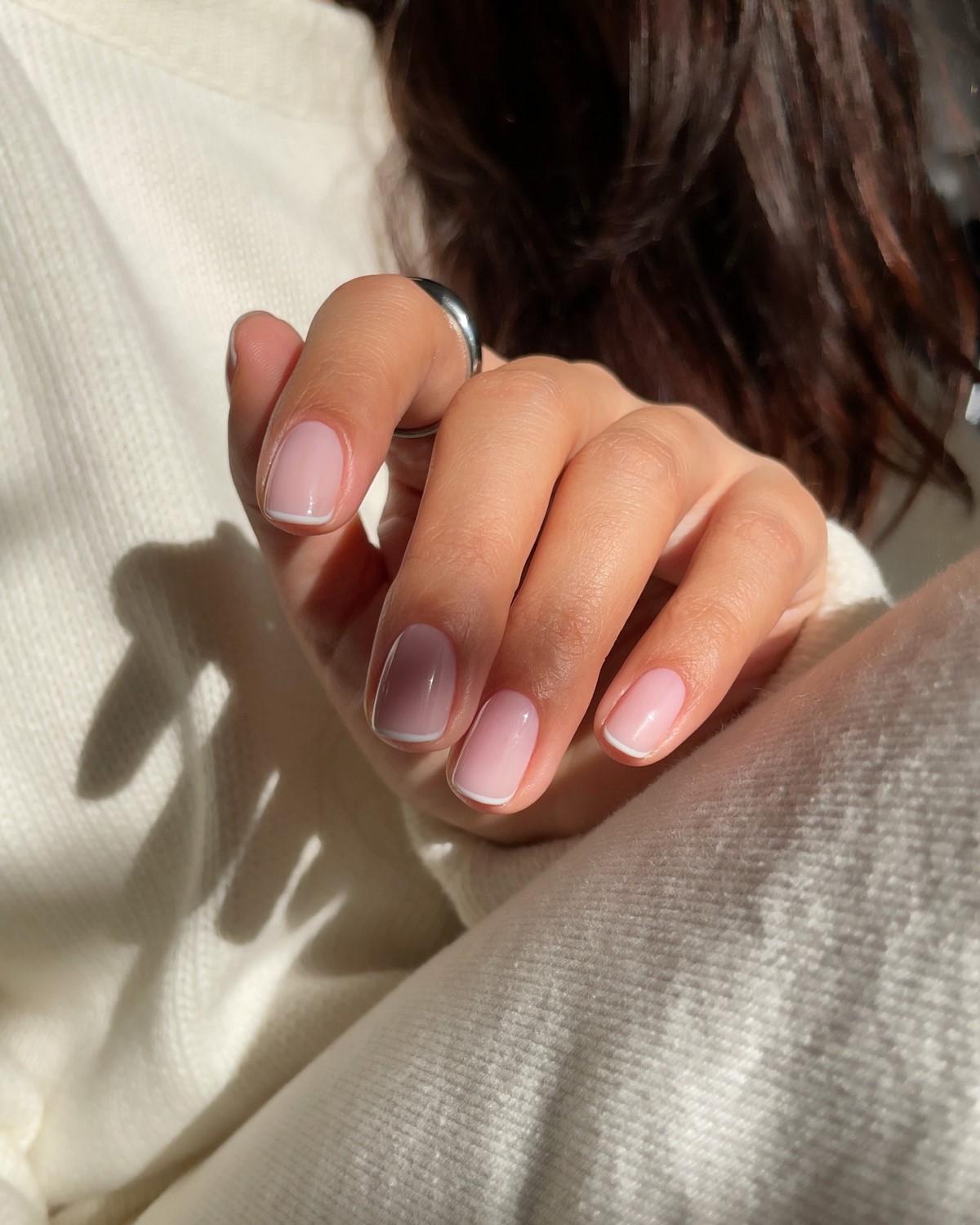 Микрофренч 2026: самый аккуратный маникюр, который выбирают