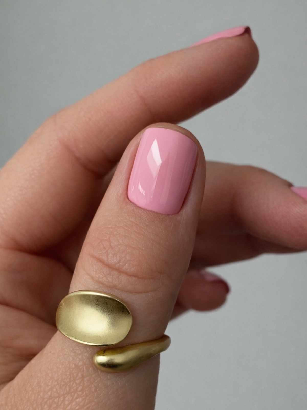 Маникюр весны 2026: оттенки, которые вытесняют беж