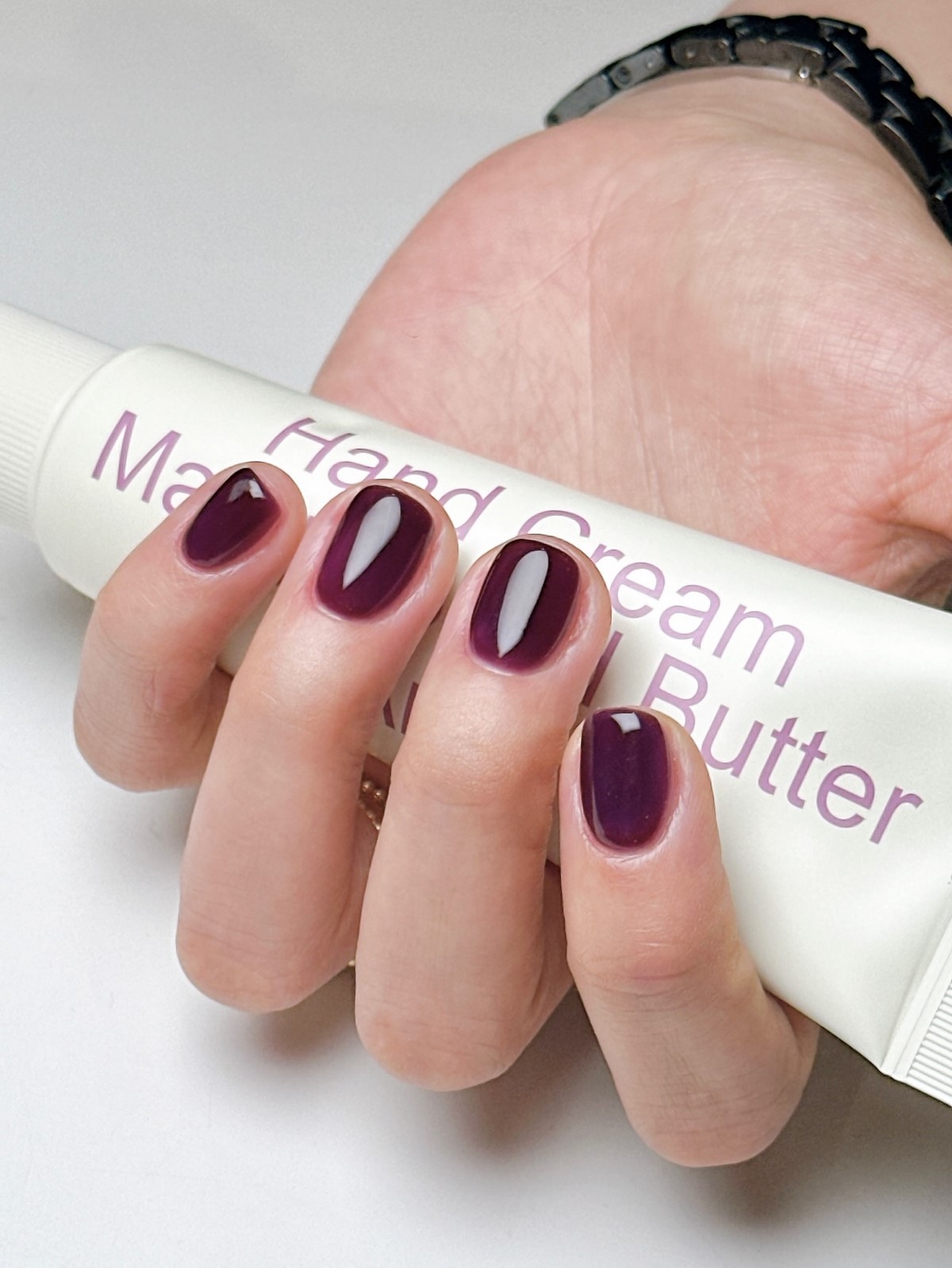 Маникюр весны 2026: какие оттенки заменяют красный