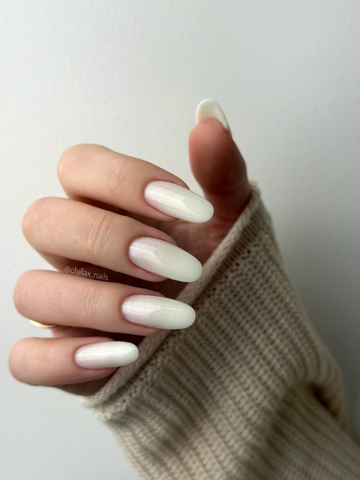 Маникюр весны 2026: оттенок, который заменяет дизайн