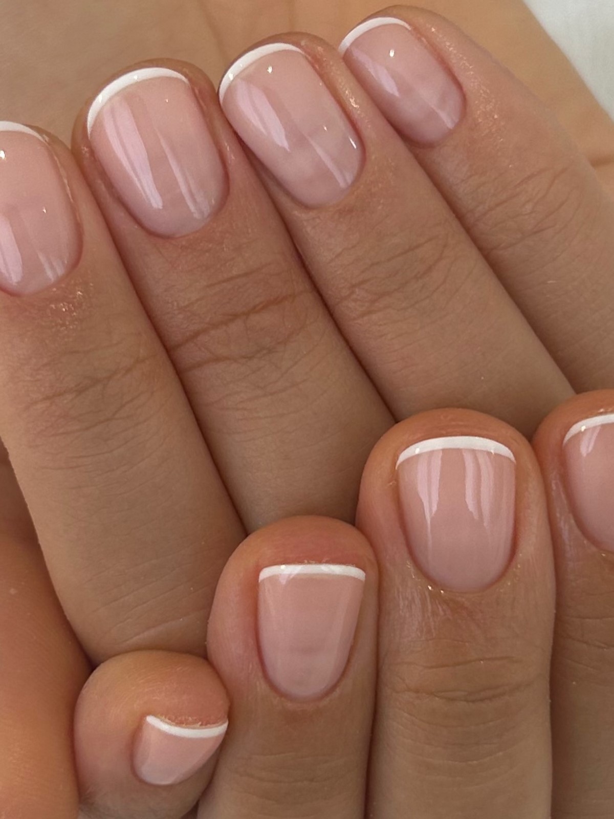 Микрофренч 2026: самый аккуратный маникюр, который выбирают