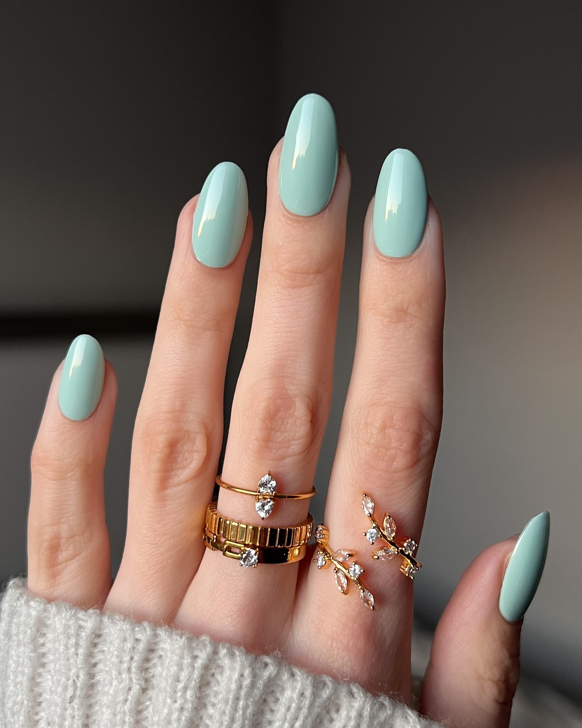 Весенний маникюр 2026: 5 оттенков вместо привычного красного