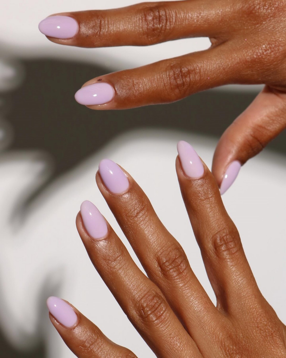 Маникюр весны 2026: какие оттенки заменяют красный