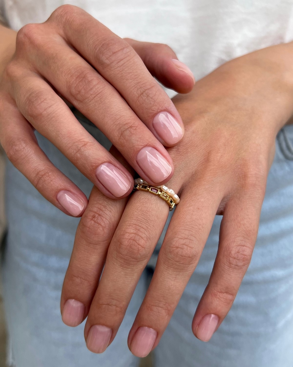 Маникюр весны 2026: оттенки, которые вытесняют беж