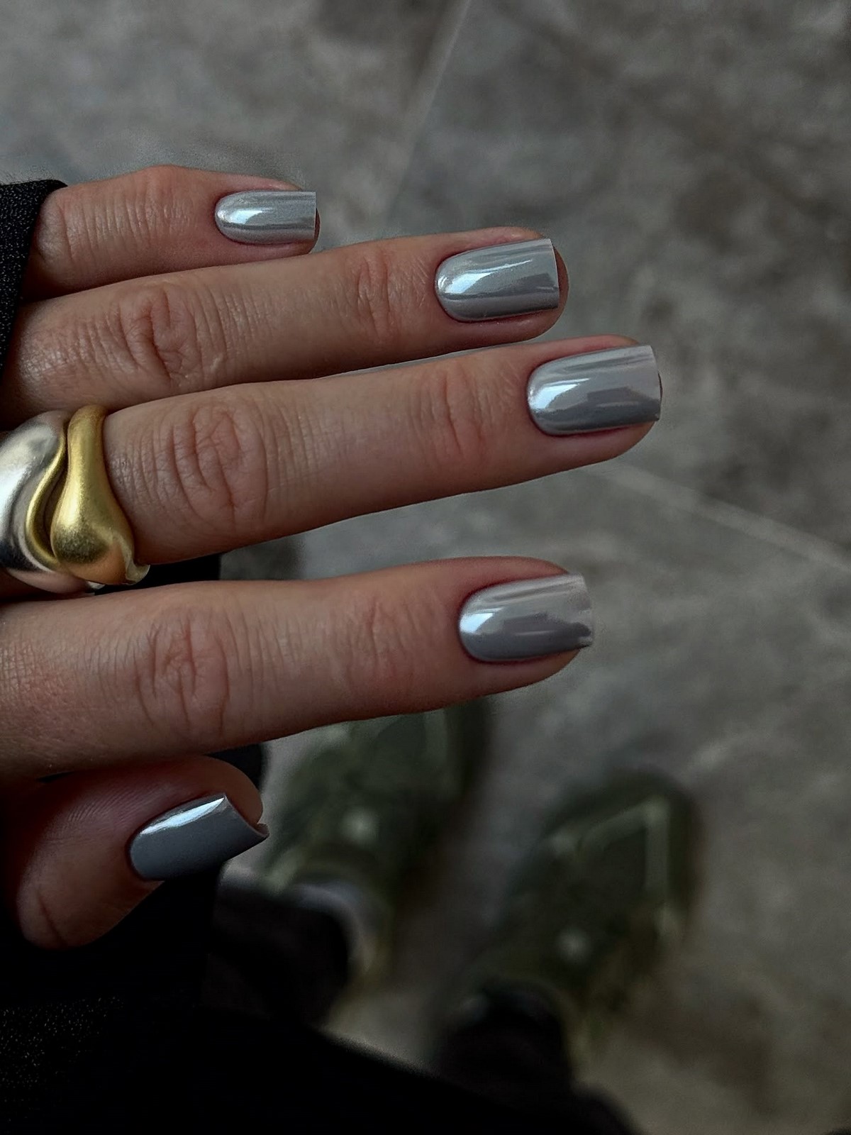 Маникюр весны 2026: оттенки, которые делают руки аккуратными