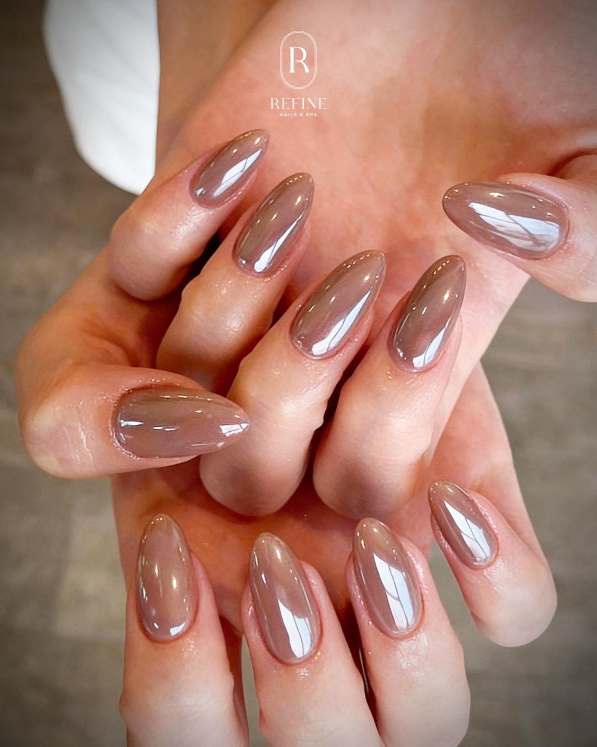 Маникюр весны 2026: оттенки, которые заменяют сложный дизайн