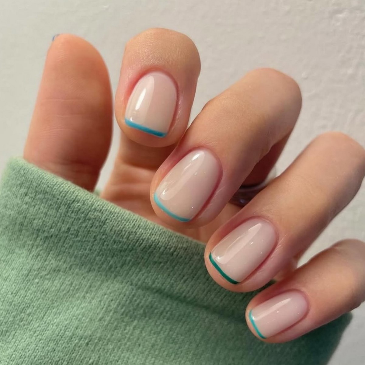 Микрофренч 2026: самый аккуратный маникюр, который выбирают