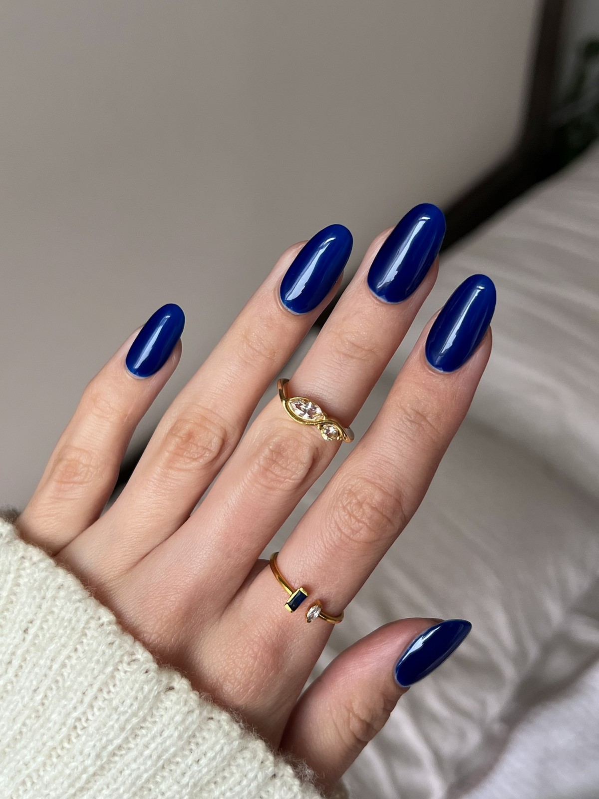 Маникюр апреля 2026: 6 оттенков, которые выглядят дороже пастели