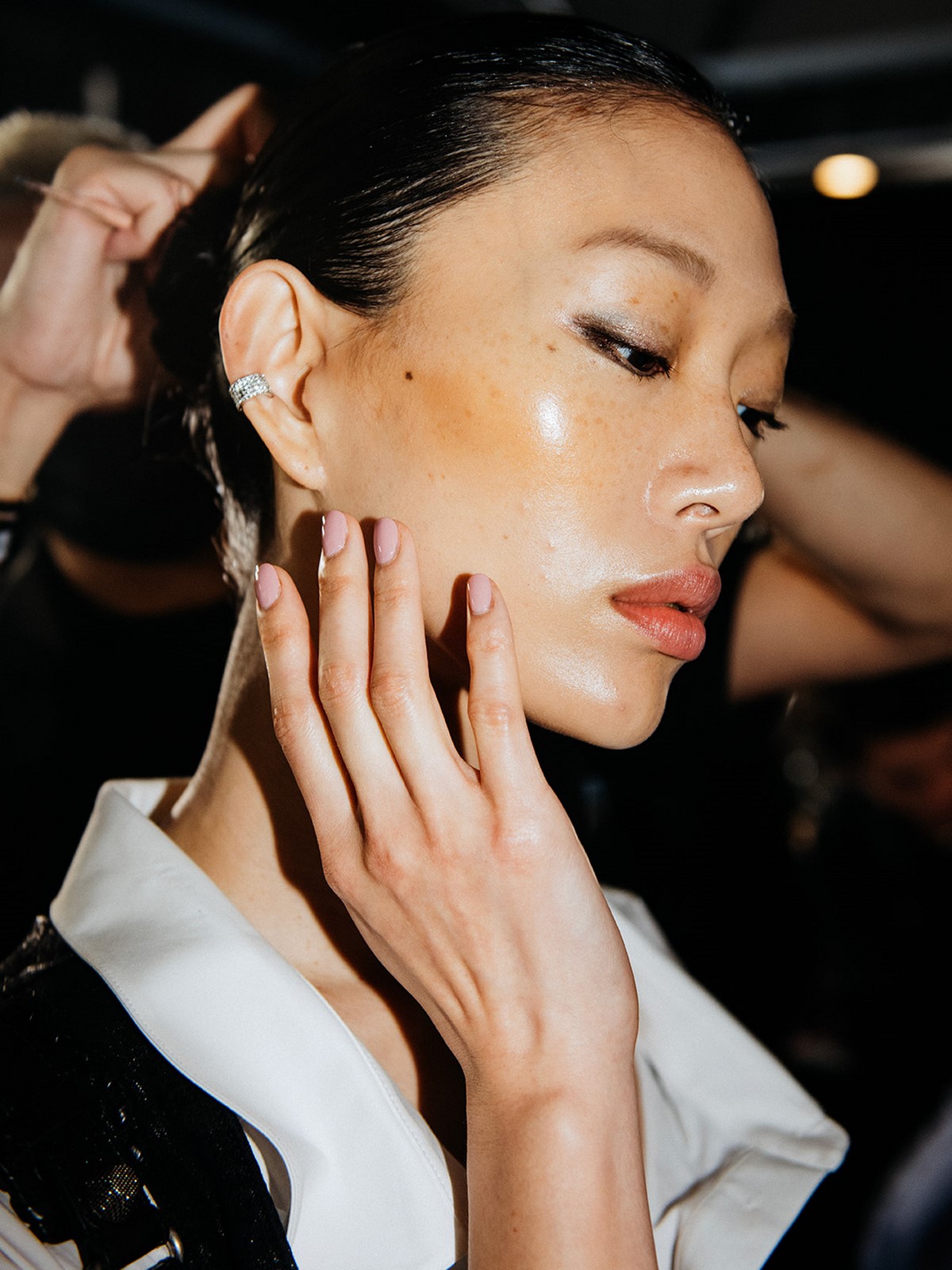 Маникюр на апрель 2026: цвета, которые хочется носить каждый день