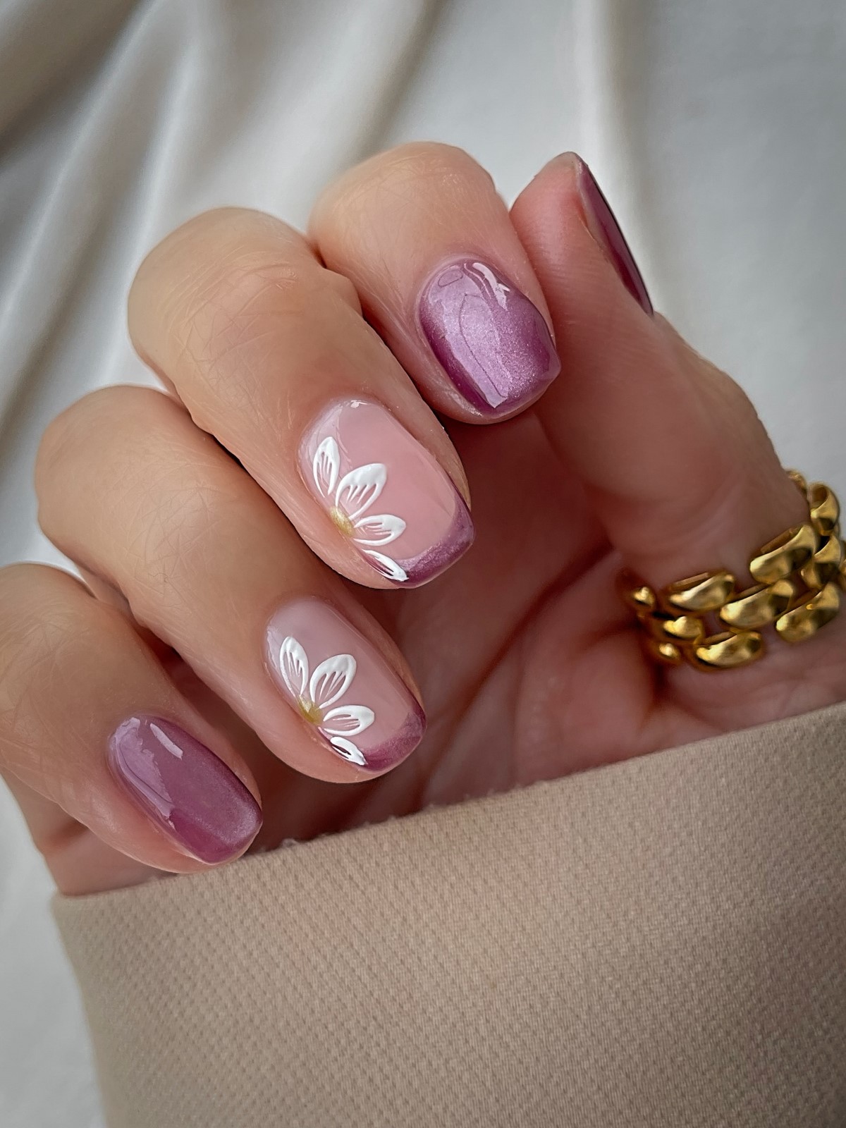 Маникюр на апрель 2026: цвета, которые хочется носить каждый день