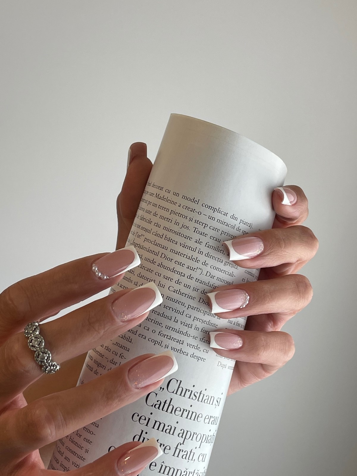 Маникюр на апрель 2026: цвета, которые хочется носить каждый день