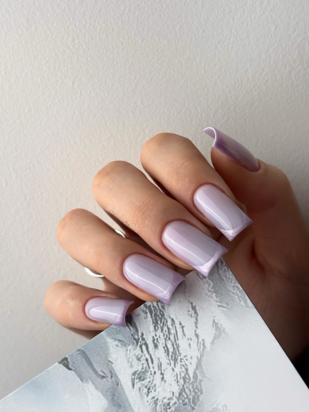 Маникюр весны 2026: оттенки, которые вытесняют беж