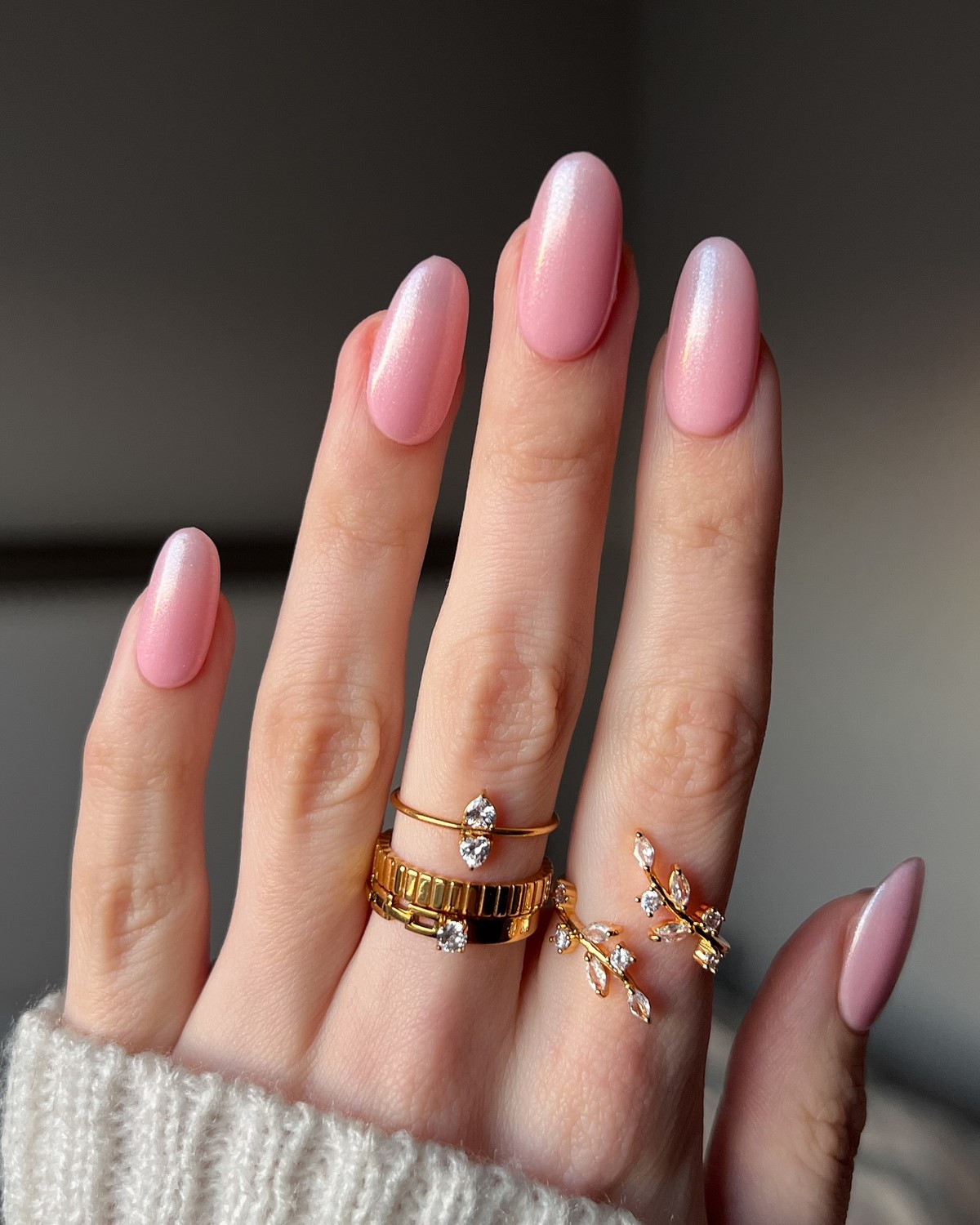 Маникюр весны 2026: оттенки, которые вытесняют беж