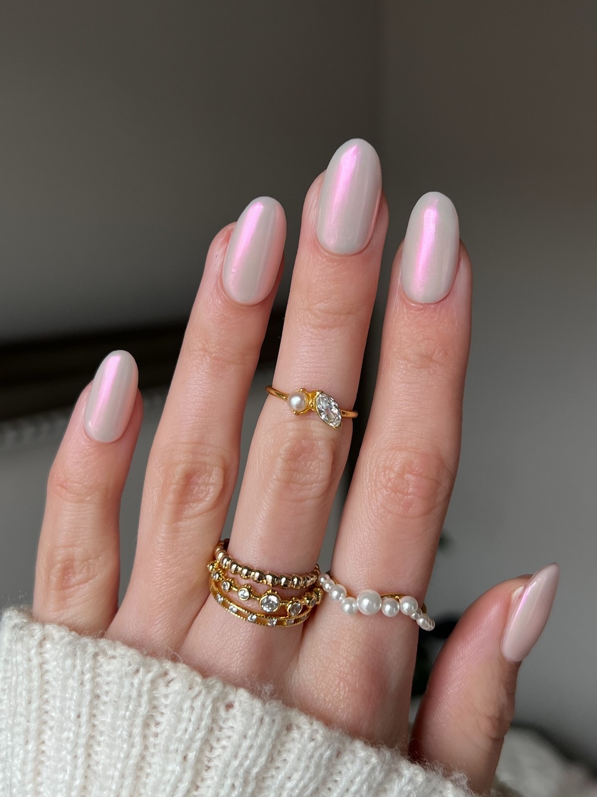 Маникюр весны 2026: оттенки, которые вытесняют беж