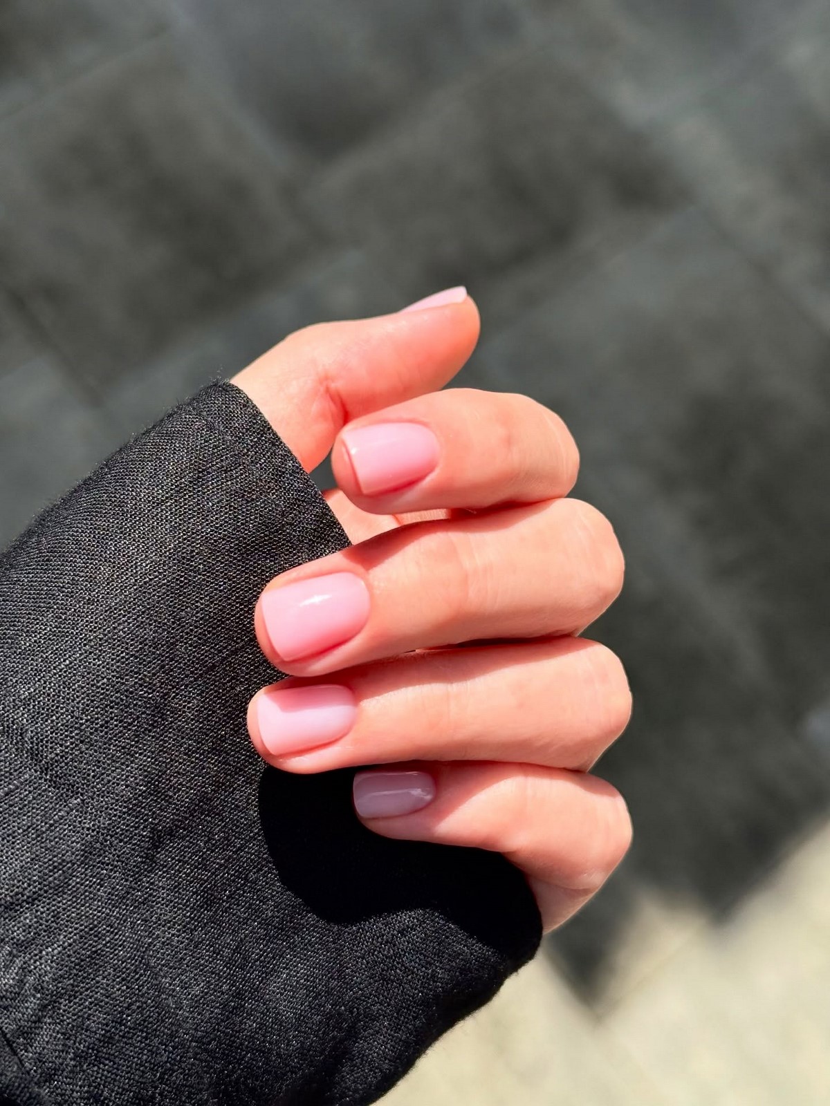 Маникюр весны 2026: оттенки, которые вытесняют беж