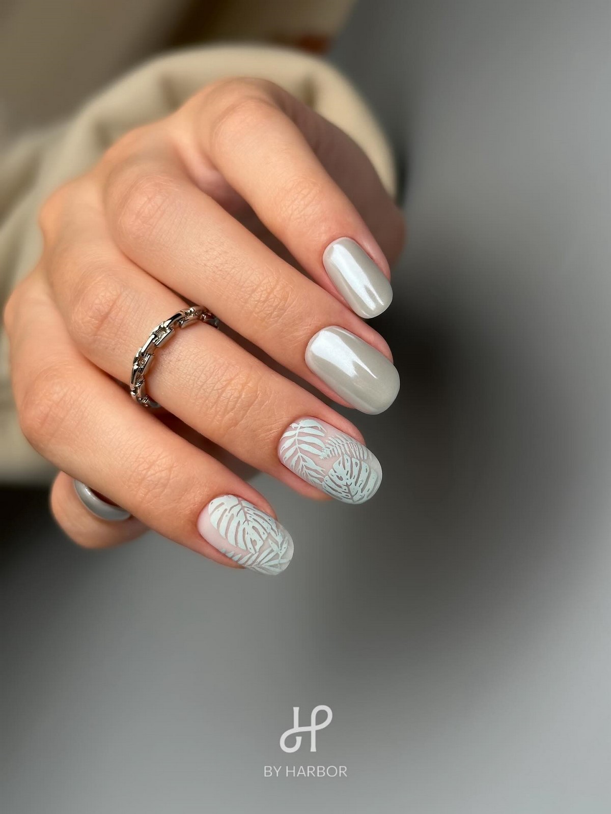 Маникюр весны 2026: оттенки, которые вытесняют беж