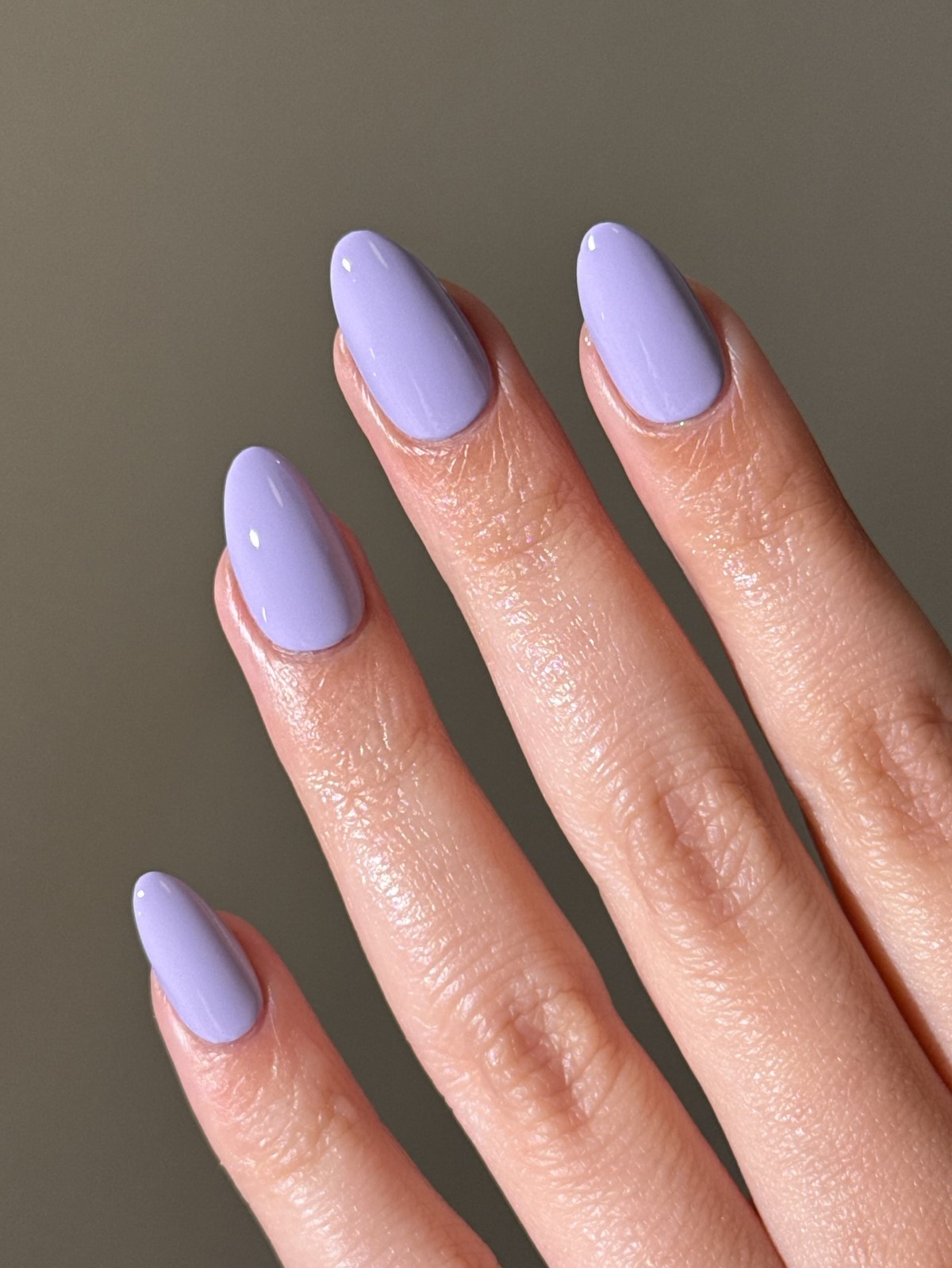 Маникюр весны 2026: оттенки, которые вытесняют беж